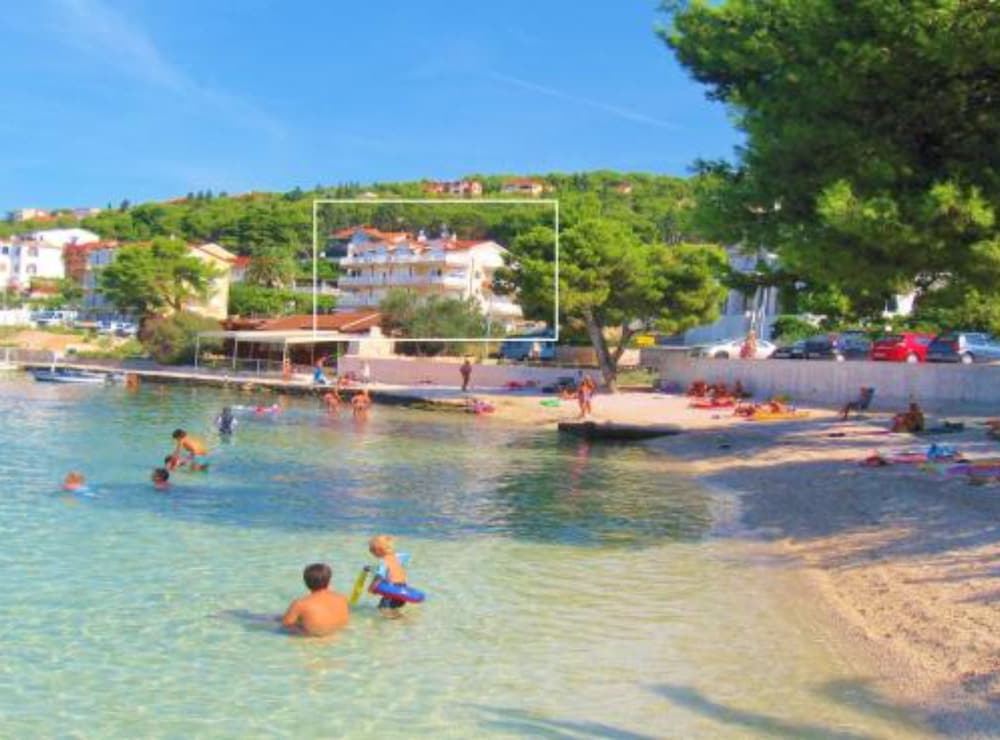 Villa Tomi