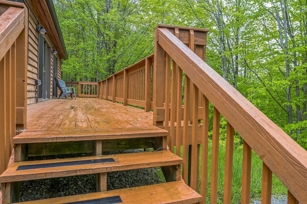 Modern Mountain Retreat Near Dolly Sods & Skiing 3 Bedroom Home