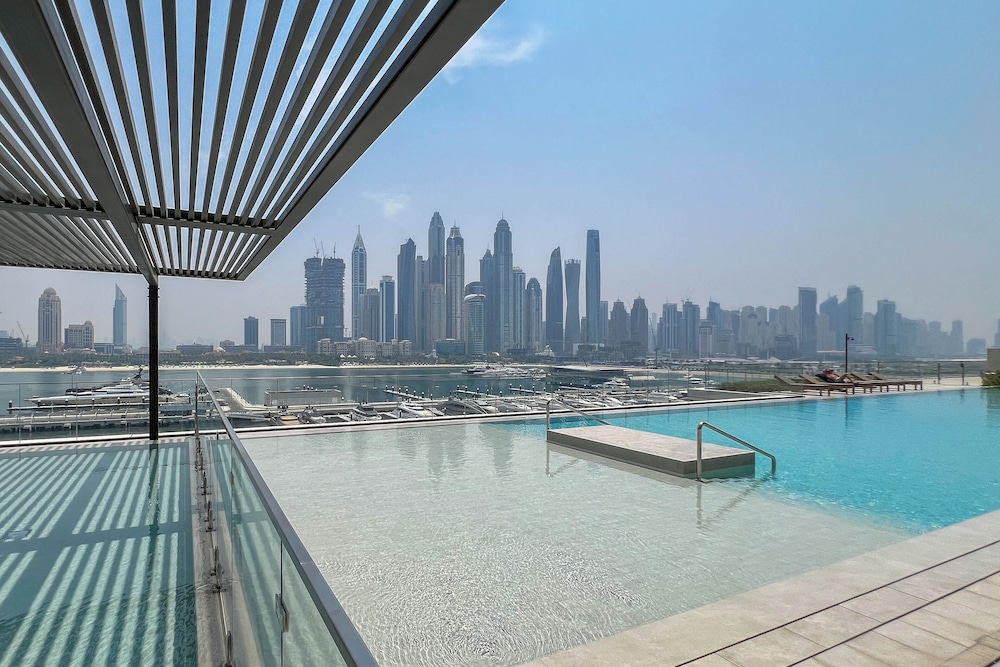 KeyRock - Dubai Marina with Pool & Gym