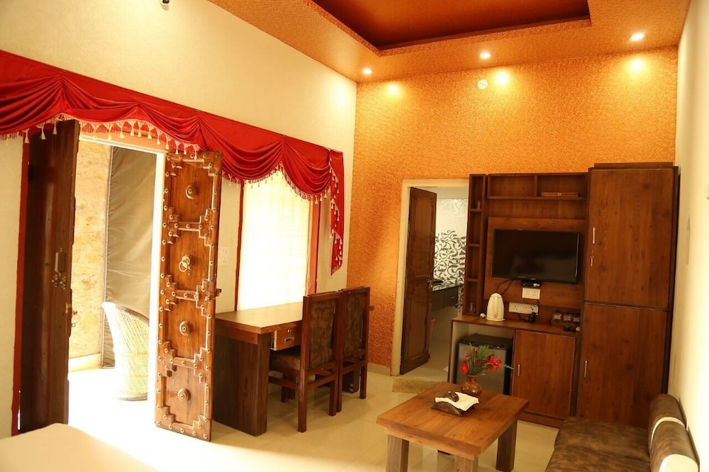 Van Chhavi Resort