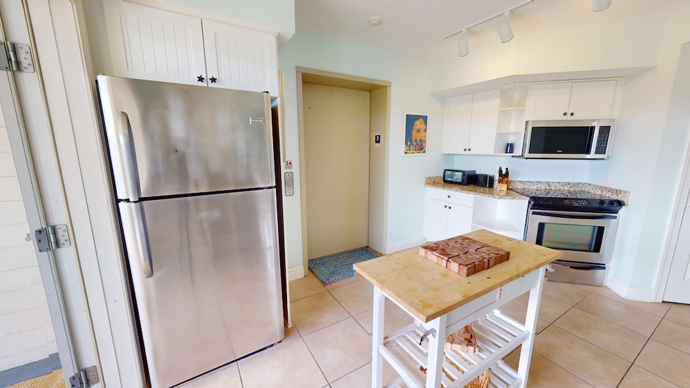 Pier Walk Unit C by Tybee Vacation Rentals
