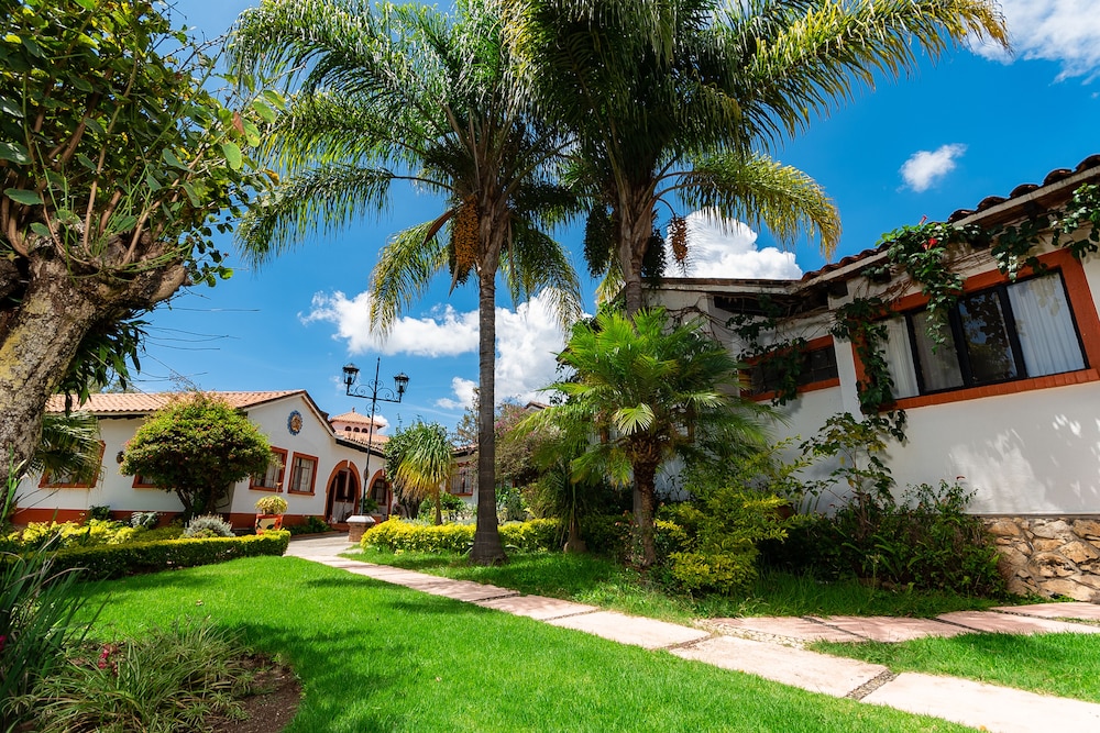 Hotel Bungalows Lolita - Image 1