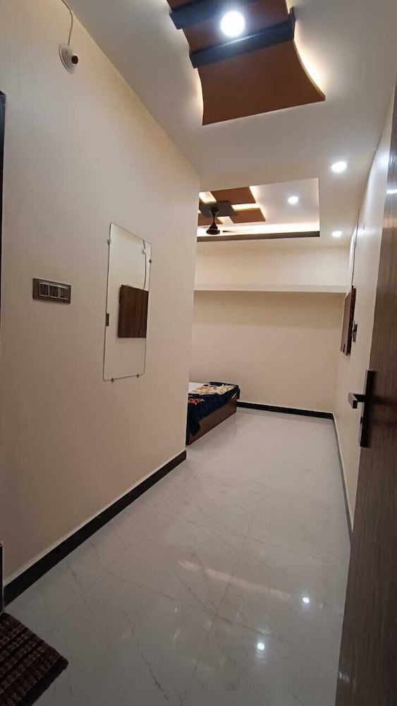Shri Anant Mahadev Guest House
