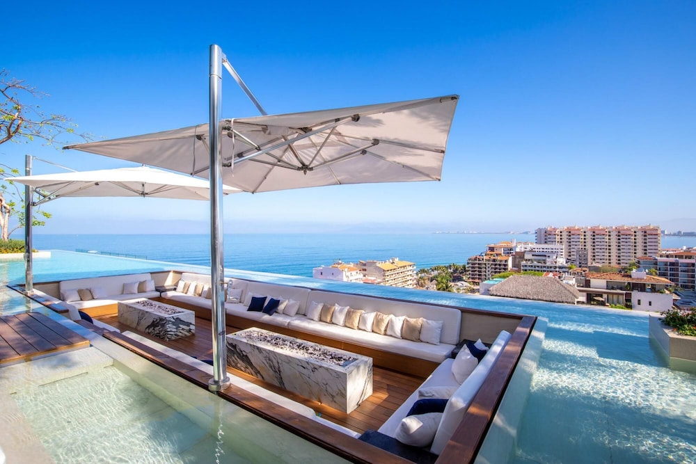 Ocean View Best Rooftop Pool In Romantic Zone view 4