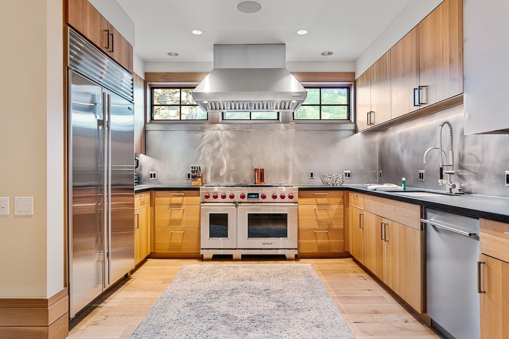 Grand Lodge - Four Bedroom #502 - Ski-in/ski-out 4 Condo