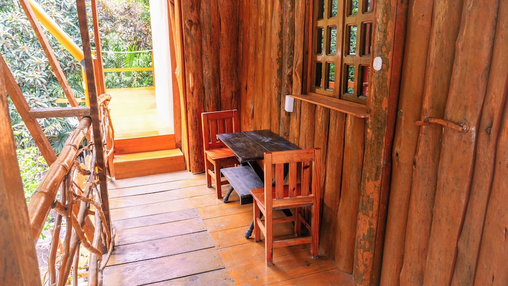 Ati Hostel & Beach Club