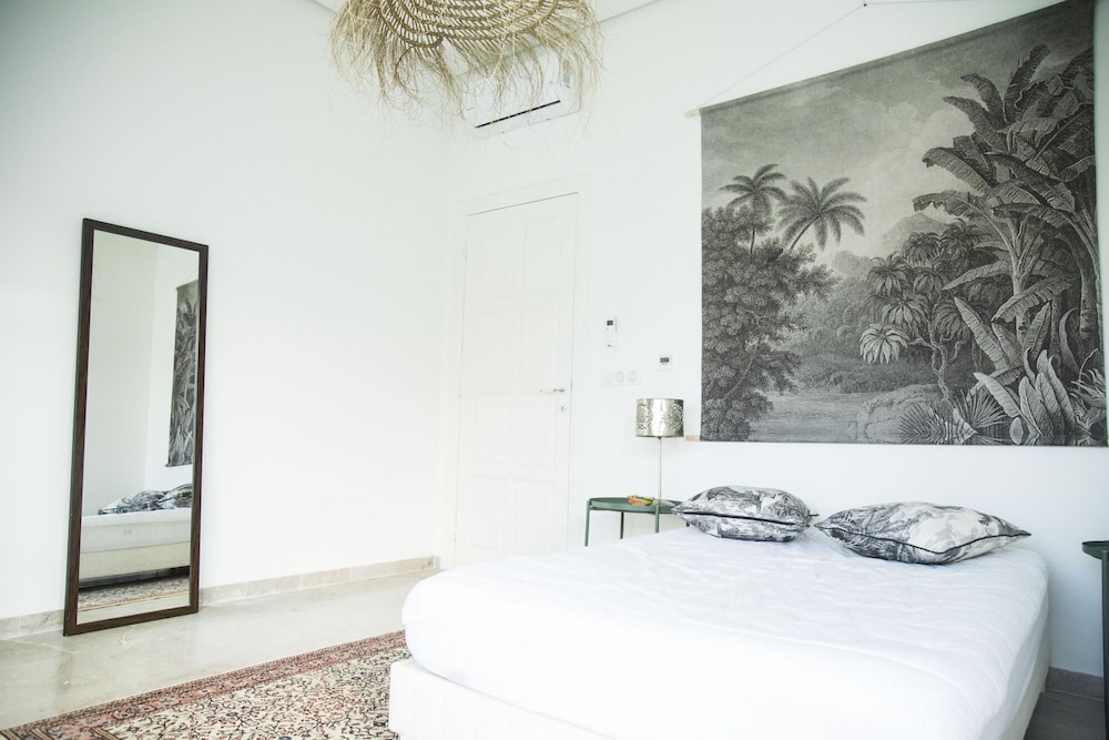 Les Verrières De Gammarth: Villa moderne +Piscine view 3