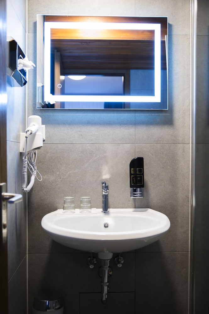 Stuttgart Vacations - Hotel Hansa - Property Image 3