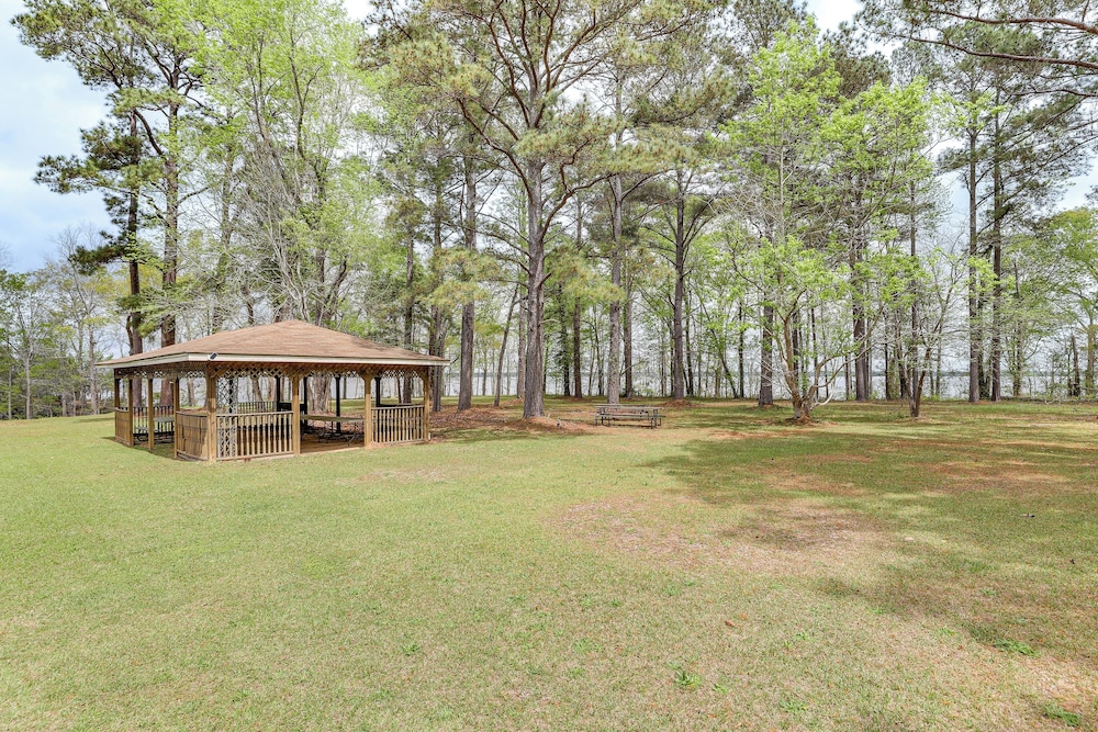 Private Dock + Pool Table: Lake Marion Getaway