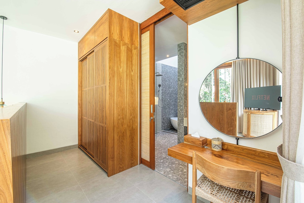 Luxury 2BR Retreat Jungle View Near Ubud Center