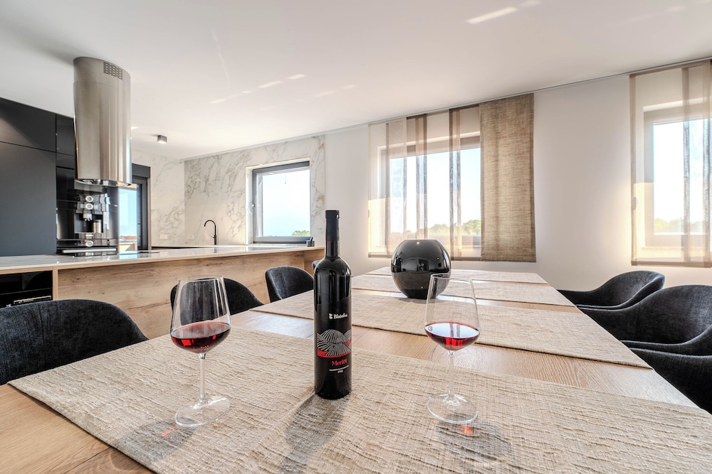 Penthouse Adela
