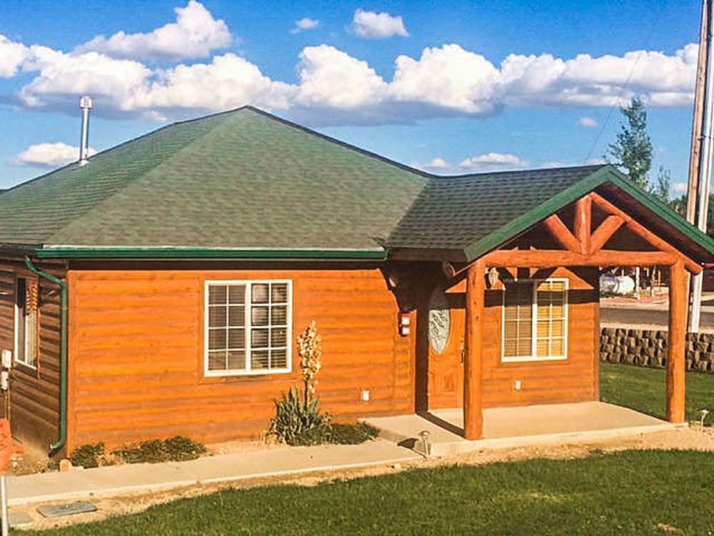 Bryce Country Cabins
