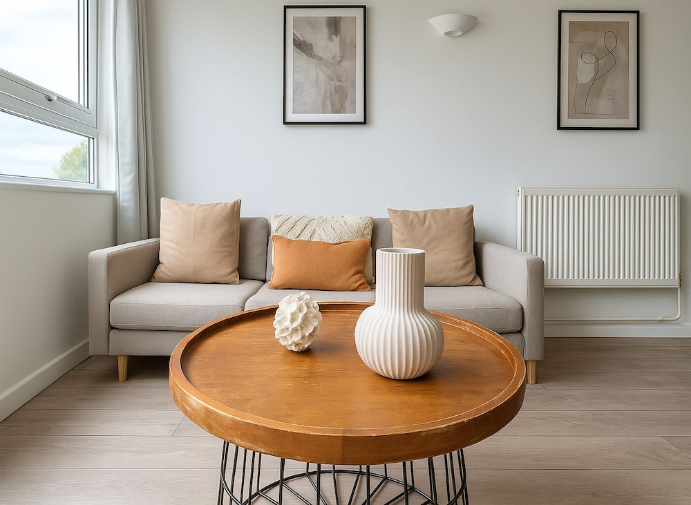 Elegant 2 Bedroom Apartment in Battersea