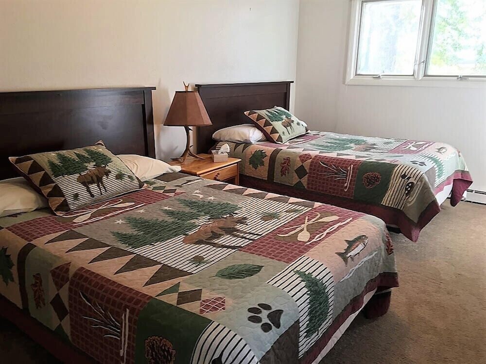 Hanging Bull Lodge view 5
