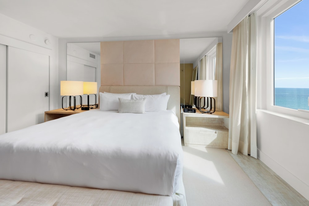 1 Hotel & Homes Private Luxury Suites