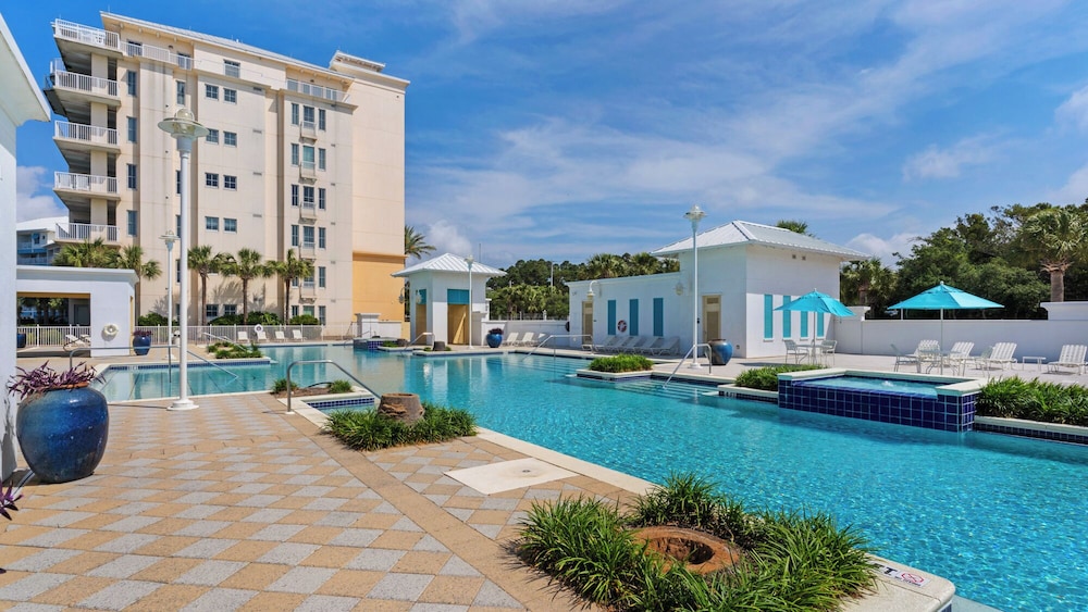 Lakefront Haven in Carillon Beach