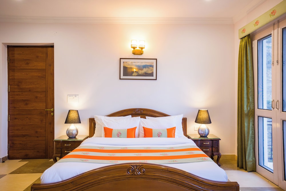 Alaya Stays Captains Nest 3 BHK Retreat With Garden & Scenic Views