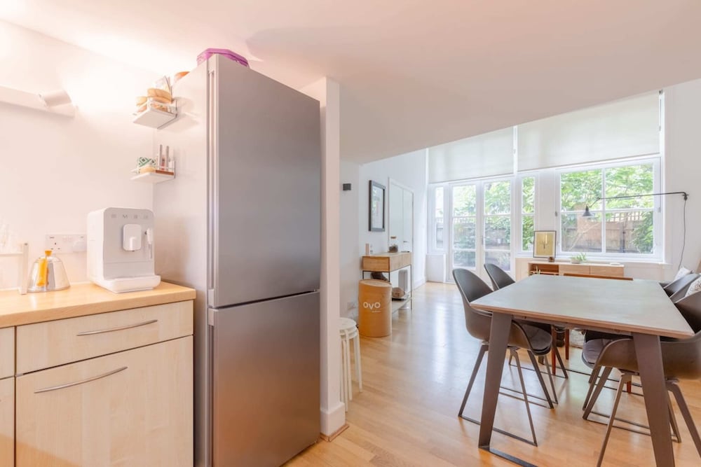 Chic 1BD Maisonette W/hot Tub, King's Cross!