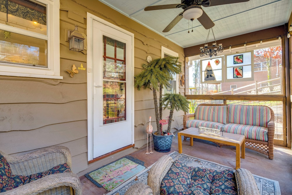 Hike, Sip & Explore! Blue Ridge Mtn Cabin w/ Porch