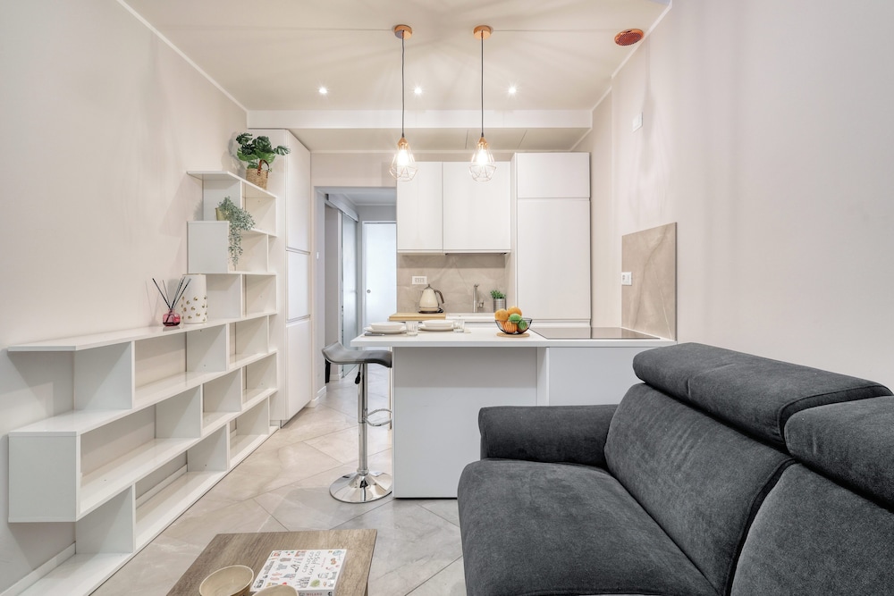 JOIVY Modern City Centre Flat