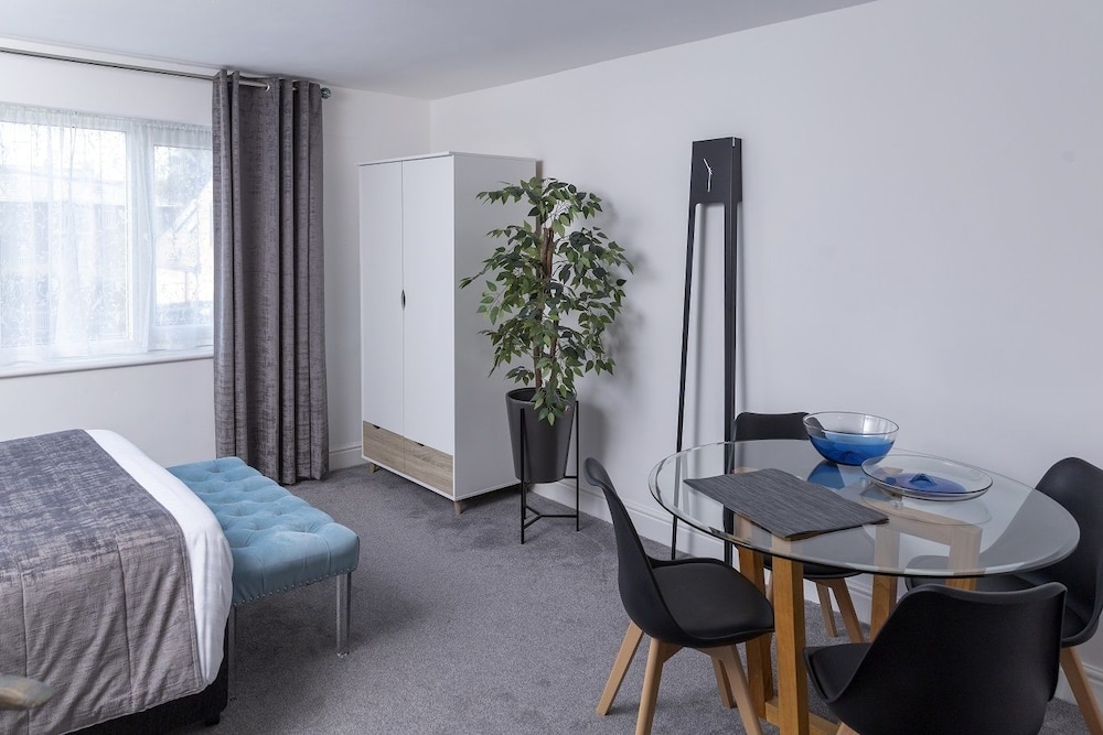 River Court Apartments LETS