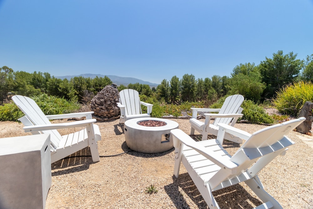 Bear Bridge by Avantstay Hilltop Haven in Temecula w Views Putting Green Hot Tub
