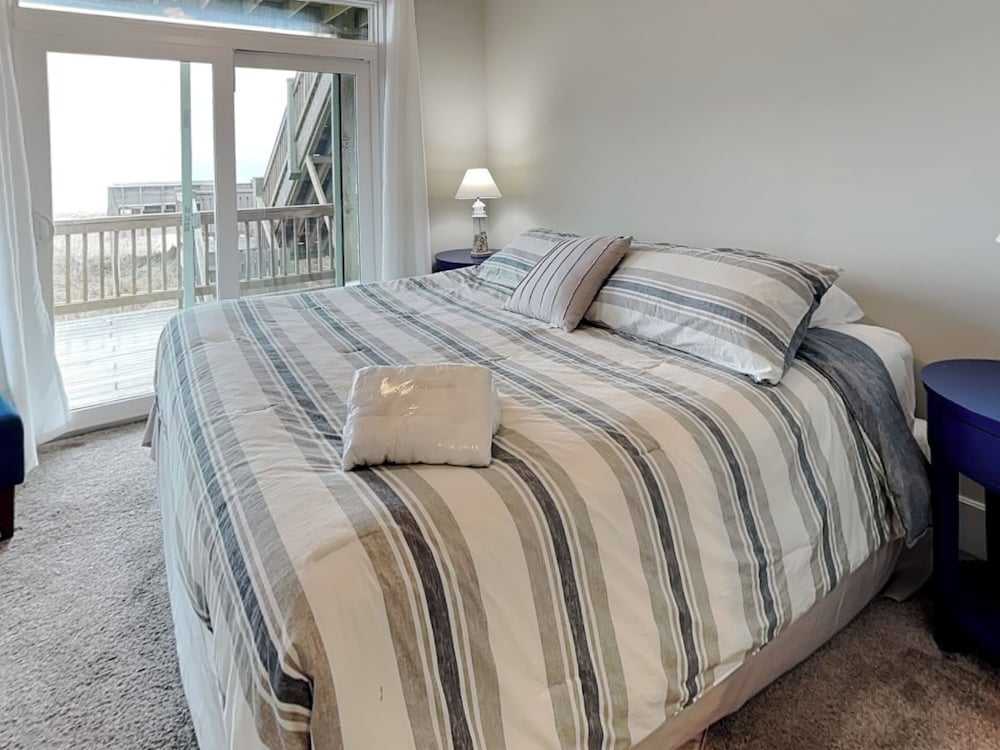 Sunshine Daydreams by Topsail Realty
