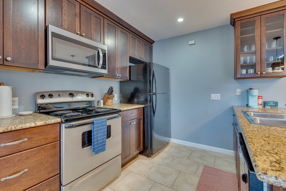Modern Point Venture Vacation Rental w/ Deck! - Property Image 18