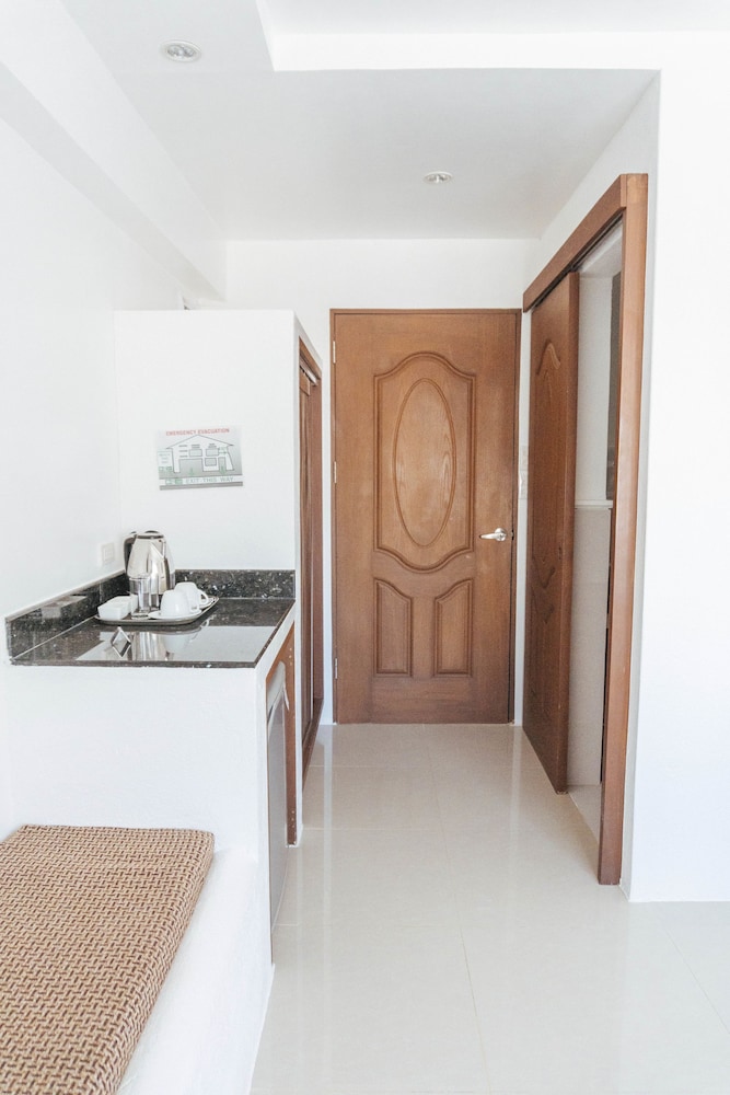 Calypso Beach & Dive Resort
