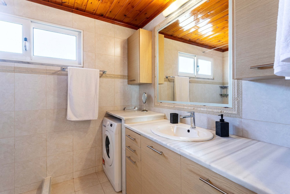 Filiatra Prive Escape - Seaview Nature Serenity