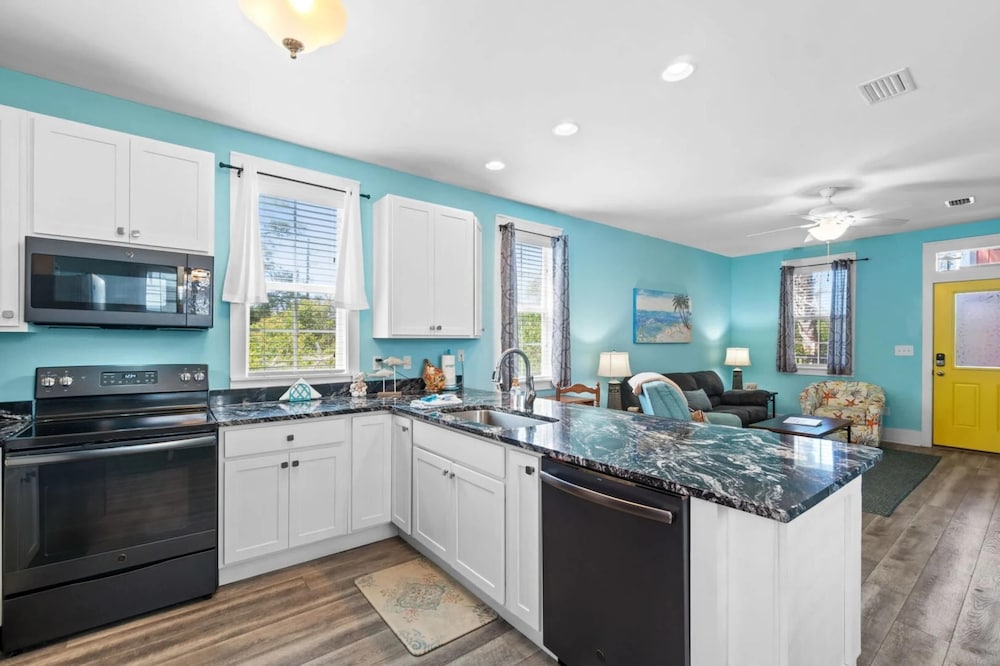 Pet Friendly Beach House - Sandy Toes