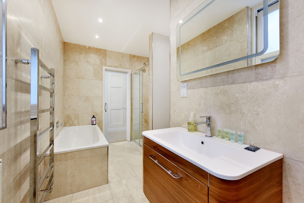 London Choice - South Kensington Mews II