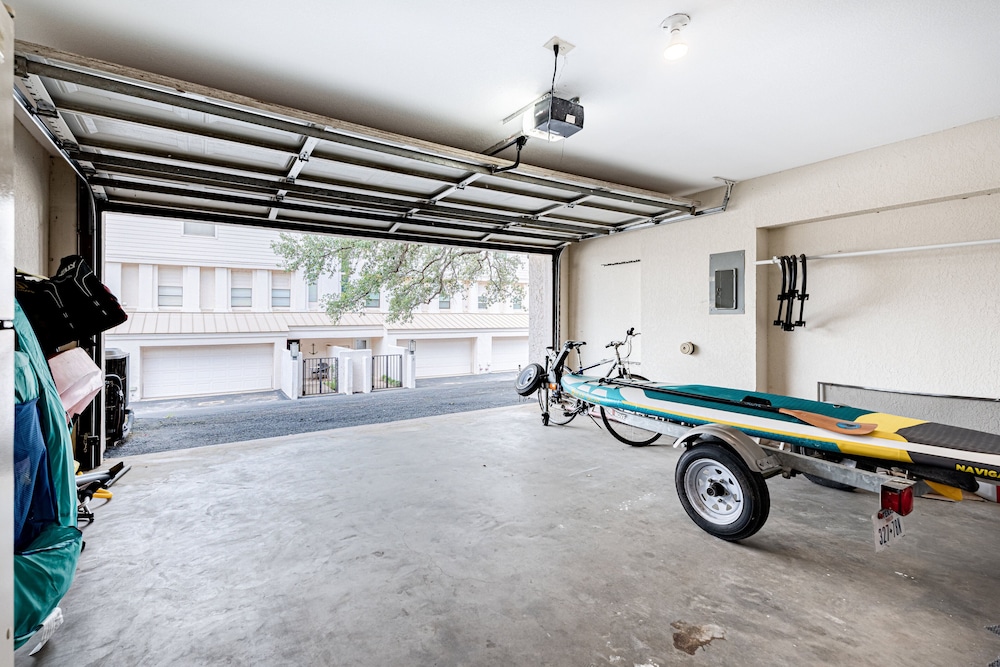 Horseshoe Bay Townhome w/ Water Access! - Property Image 9