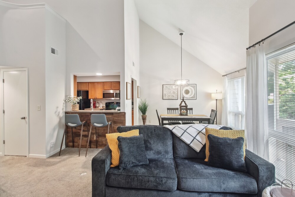 Overland Park Condo, Close to Lakes Parks! - Property Image 11