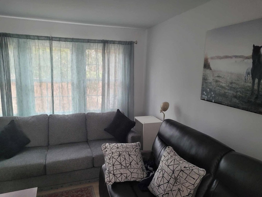 Spacious 4BR Home w/ Pool Family Friendly