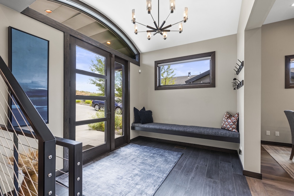 Nine Peaks 4 Bedroom Home