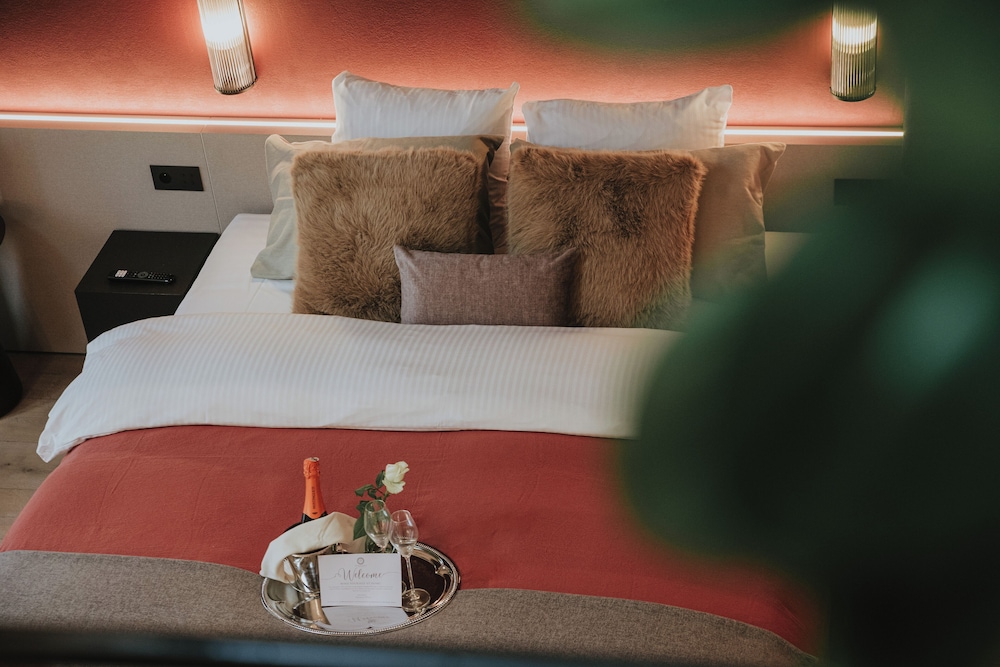 The Burgundy - Boutique B&B