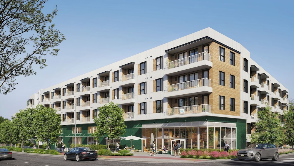18 Guests Resort Pool + Bar, Dining, Terrace South Lamar, Steps to Zilker The Code, Avantstay
