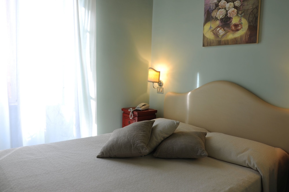 95 Rooms in Rome