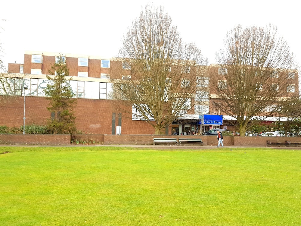 Altrincham Vacations - The Ashley Hotel - Property Image 2