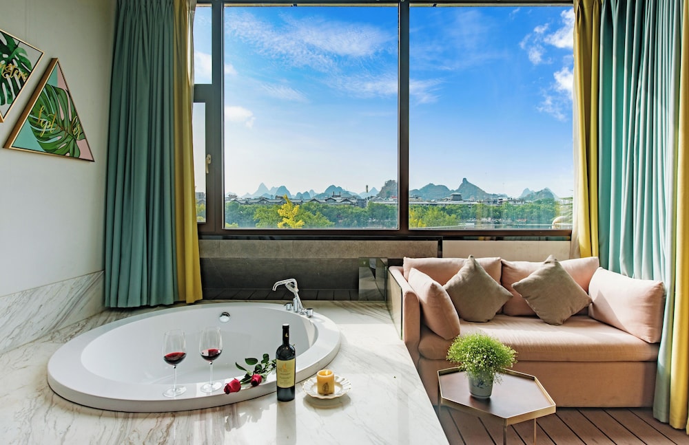 Li River Resort Villa Hotel