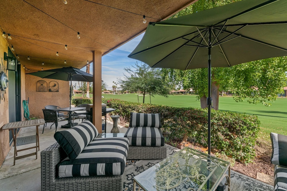 Designer Seville Condo w Golf Mountain Views