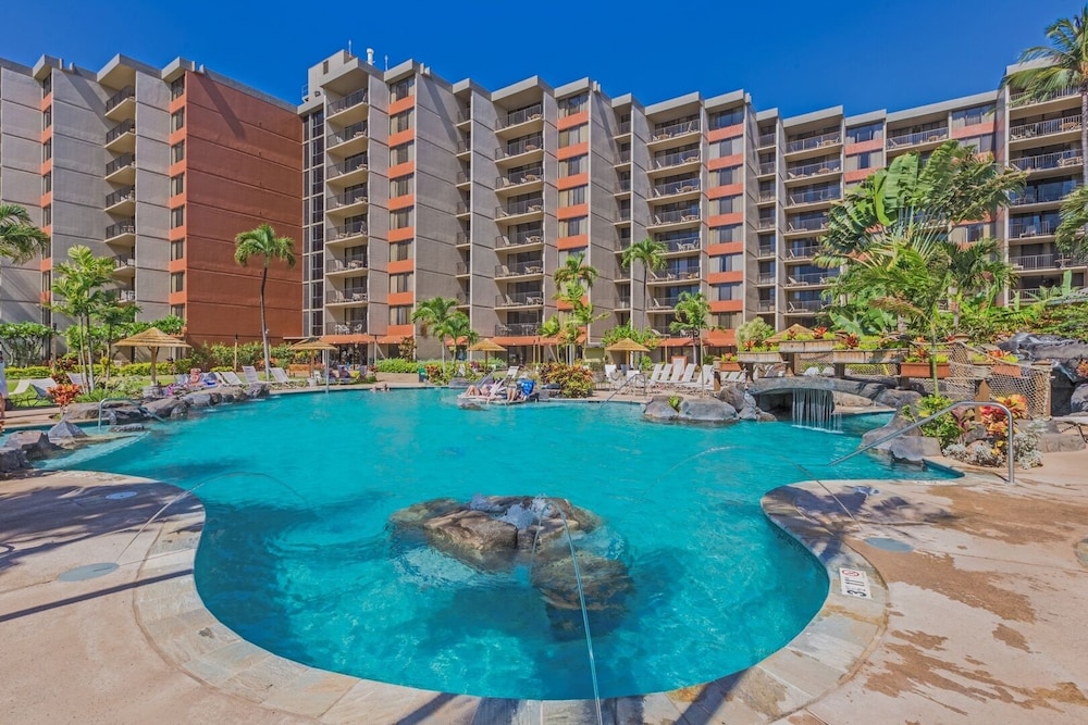 Kaanapali Shores Studio 742 Studio Bedroom Condo by RedAwning