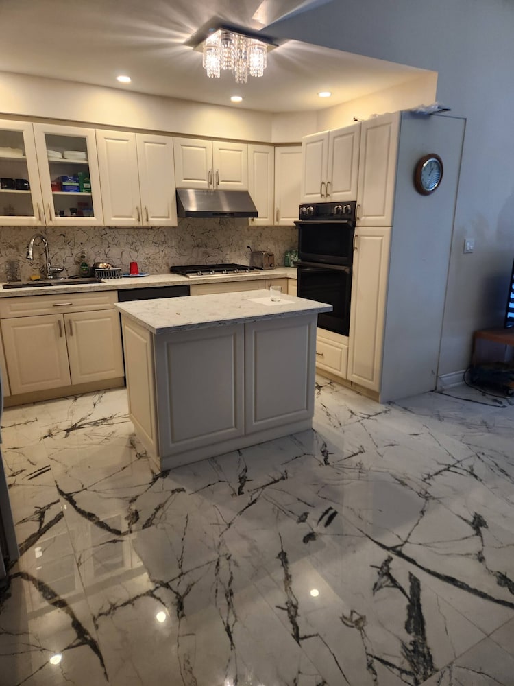 3 Bedroom House Brampton Toronto Canada
