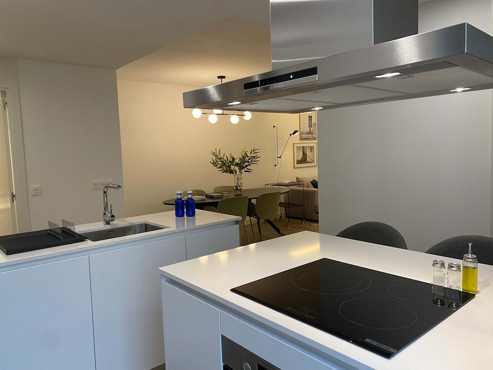 w Bright 2BR w Sunny Terrace in Chueca