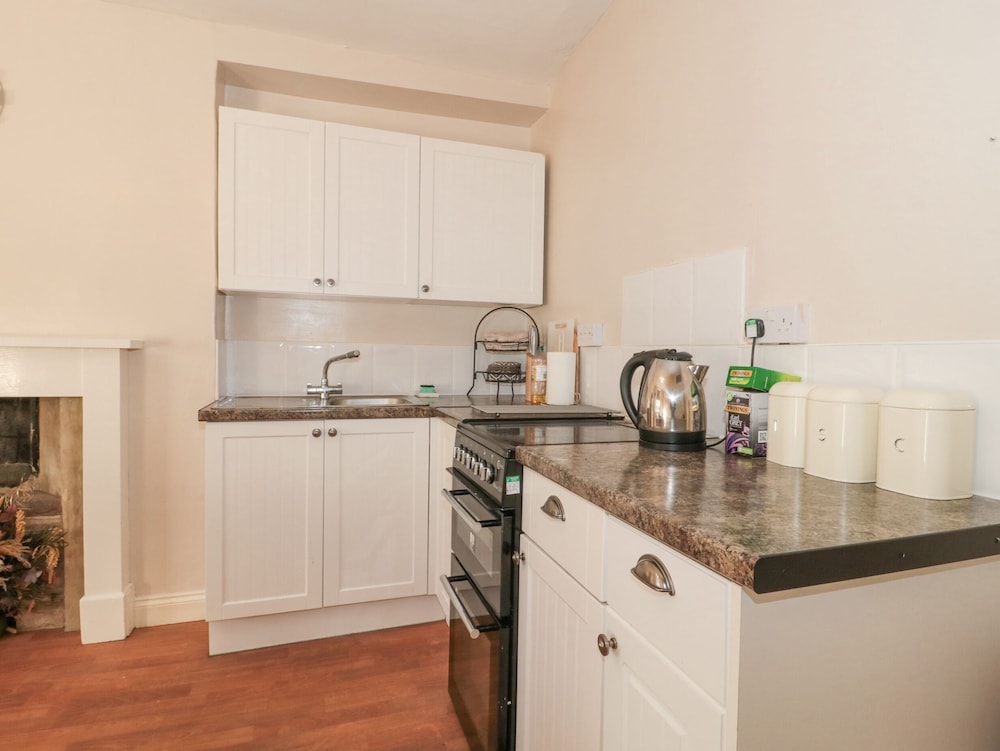 Wards Court 2 view 4
