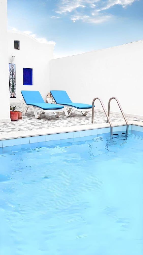 Charming Villa in Midoun, Tunisia With Private Entrance and Stunning Garden View