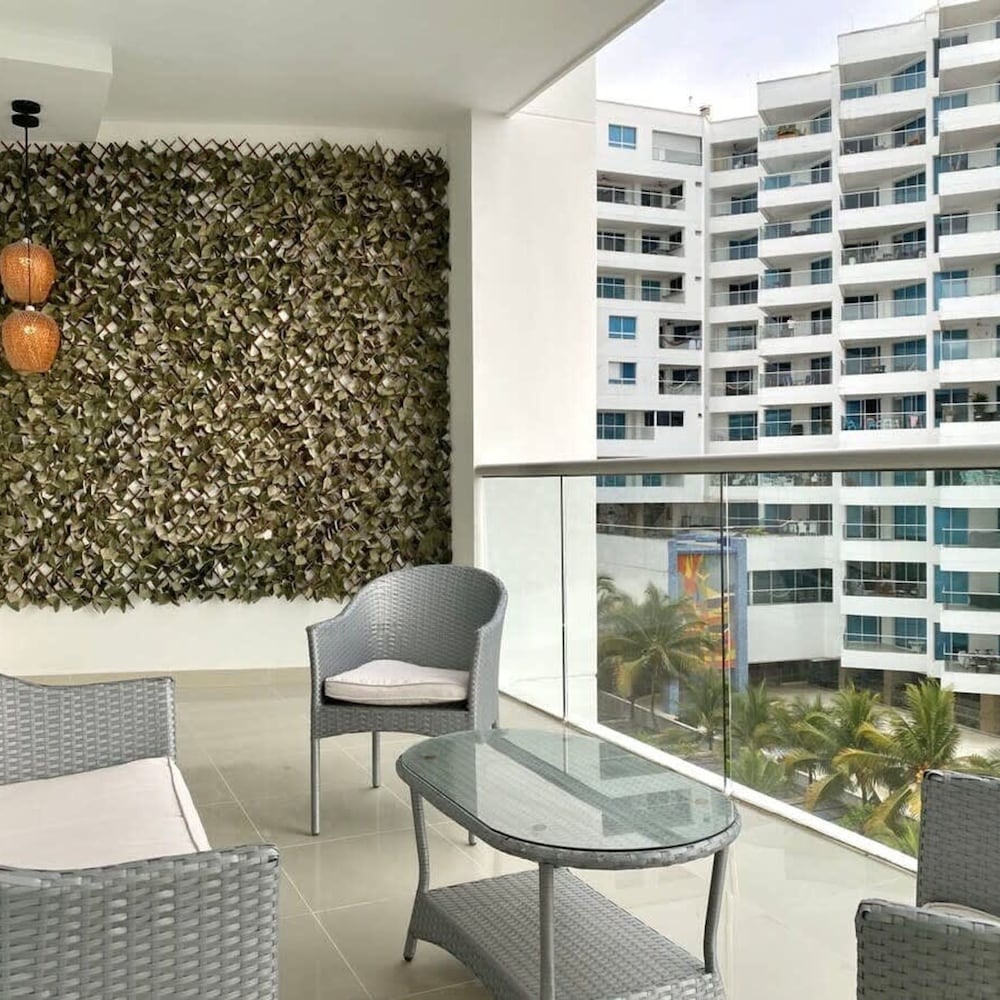w Stunning 2BR w Pool n AC in Sunny Cartagena