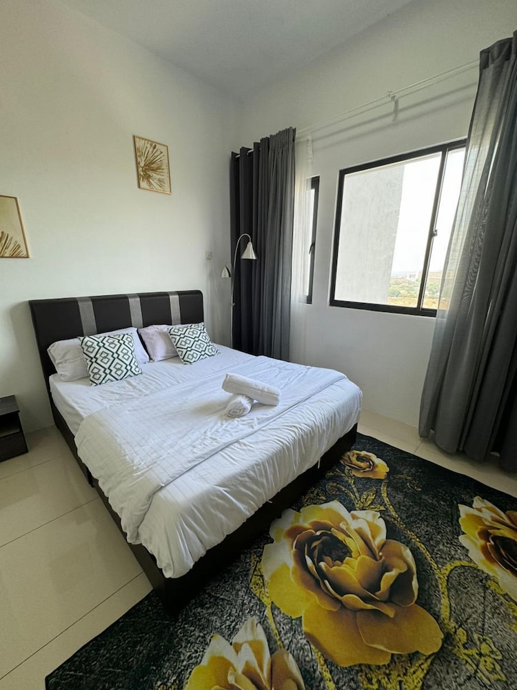 Icon Residence  Luxury Condo photo 5