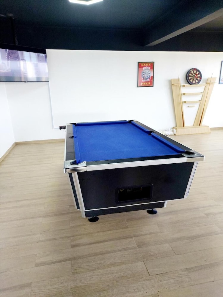 Luxurious Nairobi Condo With Rooftop Pool & Gym